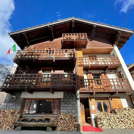 Bed and Breakfast B&B Gressoney 3*
